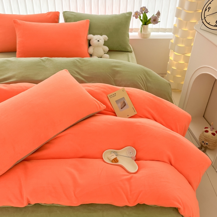 91家纺网 家纺一手货源 找家纺 言熙居 2024新款纯色双拼30克8一9斤牛奶绒四件套 艳橙拼果绿