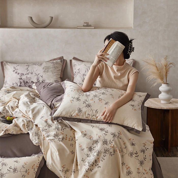 91家纺网 家纺一手货源 找家纺 2024新款全棉磨毛印花工艺款四件套 紫蕾