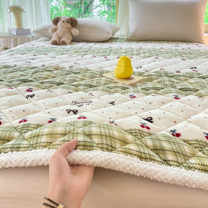 91家纺网 家纺一手货源 找家纺 正邦家纺 2024新款牛奶绒床垫小清新加厚床褥保暖宽包边可机洗床护垫床褥 樱桃花语