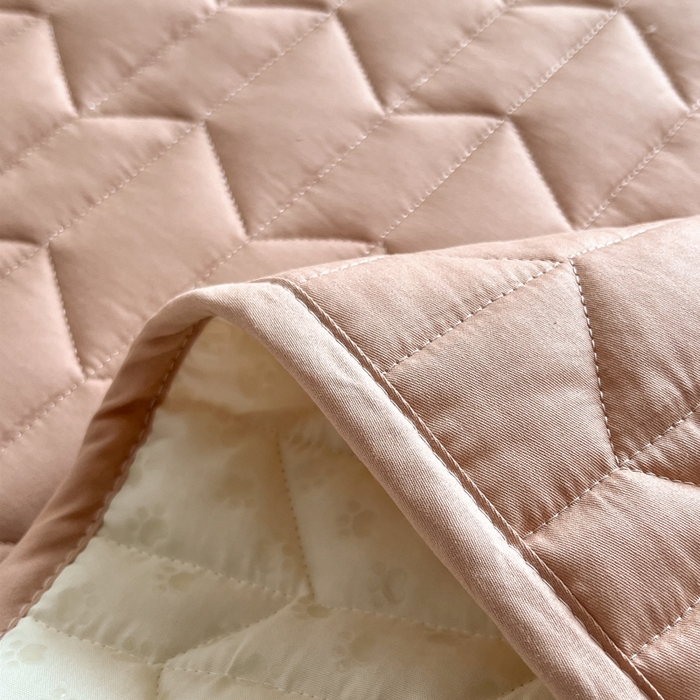 91家纺网 家纺一手货源 找家纺 2024新款40支全棉夹棉床垫 浅粉
