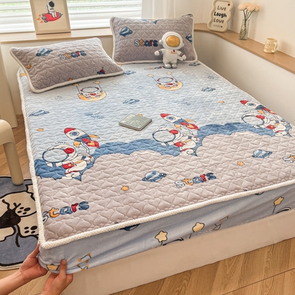 91家纺网 家纺一手货源 找家纺 孩子王 2024新款印花牛奶绒薄款床垫加厚绒保暖床护垫床笠 床笠款-淘气火箭