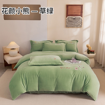 91家纺网 家纺一手货源 找家纺 （总）绒博士 2024新款220克牛奶绒秋冬保暖四件套-花颜小熊