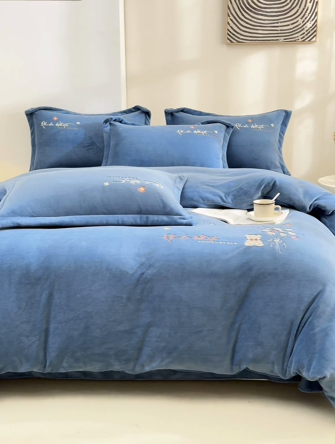 91家纺网 家纺一手货源 找家纺 （总）绒博士 2024新款220克牛奶绒秋冬保暖四件套-花颜小熊