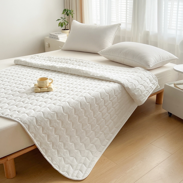 91家纺网 家纺一手货源 找家纺 2024新款40支全棉夹棉床垫 本白