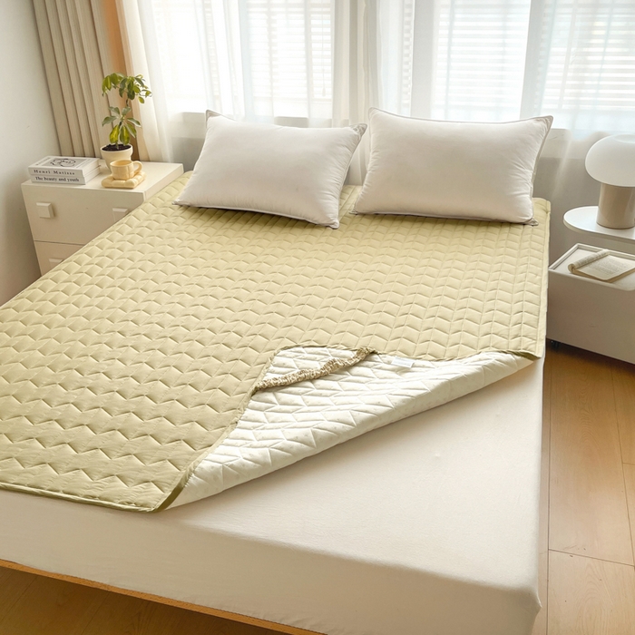 91家纺网 家纺一手货源 找家纺 2024新款40支全棉夹棉床垫 浅黄