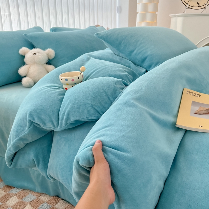 91家纺网 家纺一手货源 找家纺 言熙居 2024新款纯色双拼30克8一9斤牛奶绒四件套 靛蓝