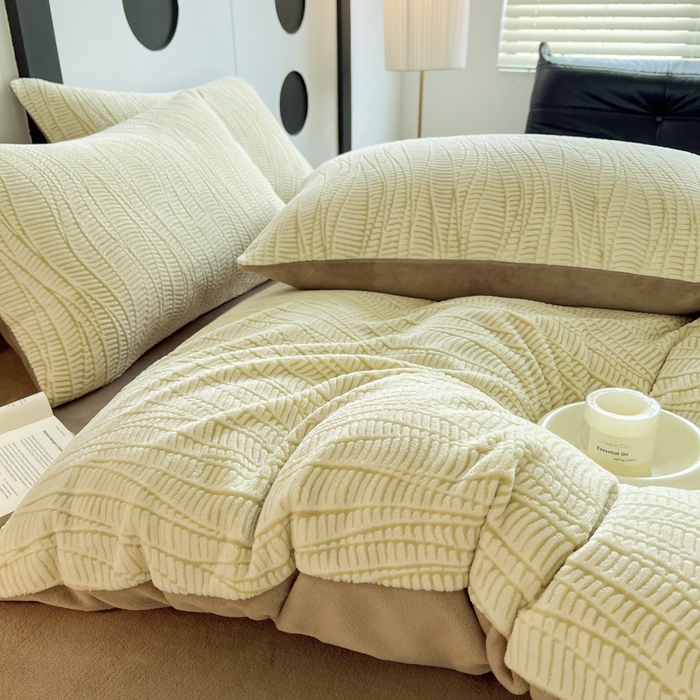 91家纺网 家纺一手货源 找家纺 2024新款A类双色立体浮雕牛奶绒加厚四件套 莱茵河畔-卡其