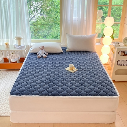 91家纺网 家纺一手货源 找家纺 （总）正邦家纺 2024新款牛奶绒床垫小清新加厚床褥保暖宽包边可机洗床护垫床褥