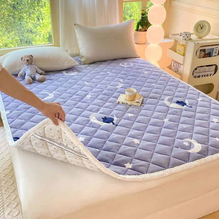 91家纺网 家纺一手货源 找家纺 正邦家纺 2024新款牛奶绒床垫小清新加厚床褥保暖宽包边可机洗床护垫床褥 星夜猫