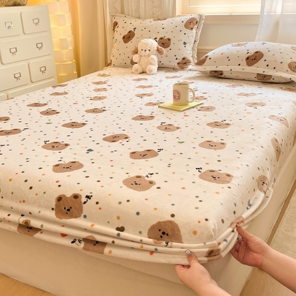 91家纺网 家纺一手货源 找家纺 川悦生活 2024新款加厚牛奶绒印花单床笠 床笠小熊仔仔