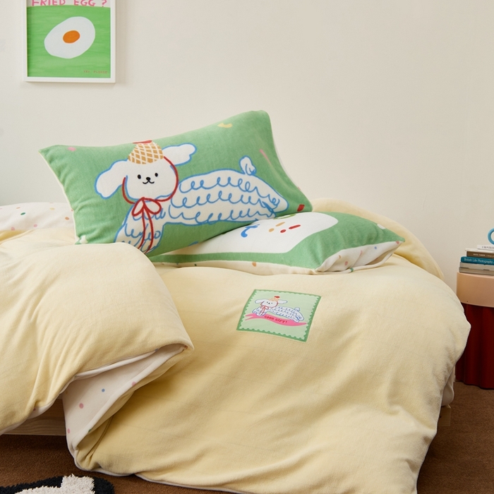 91家纺网 家纺一手货源 找家纺 呗旺鹿 2024新款加厚保暖设计师款高克重牛奶绒贴标款四件套【原创】 贴标款-线条小狗