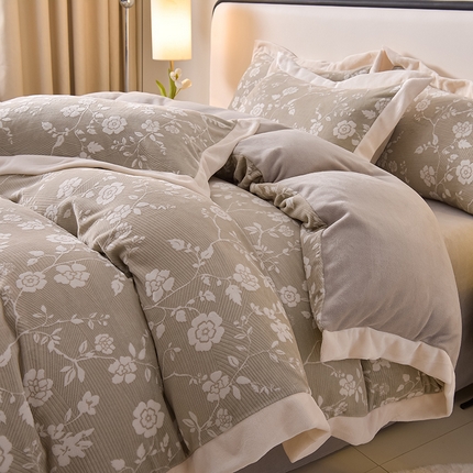 91家纺网 家纺一手货源 找家纺 （总）迪梦姿家纺 2025新款立体雕花牛奶绒宽边四件套