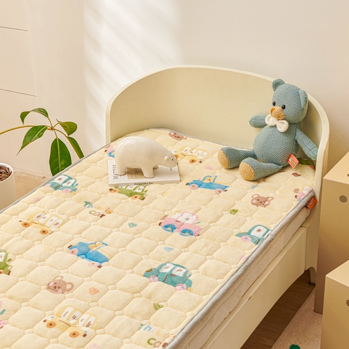 91家纺网 家纺一手货源 找家纺 富馨莱 2024新款牛奶绒幼儿园床垫加厚5D透气 汽车乐园