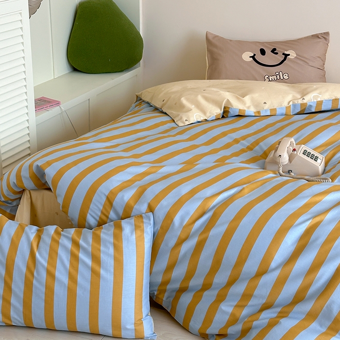 91家纺网 家纺一手货源 找家纺 2024新款40支13372全棉数码大版趣味系列四件套 卡其笑脸