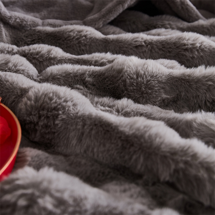 91家纺网 家纺一手货源 找家纺 2025新款仿皮草摩登艺术毛毯毯子子家用毛毛毯毯子四季盖毛毯毯子 艺术灰