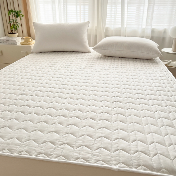 91家纺网 家纺一手货源 找家纺 2024新款40支全棉夹棉床垫 本白