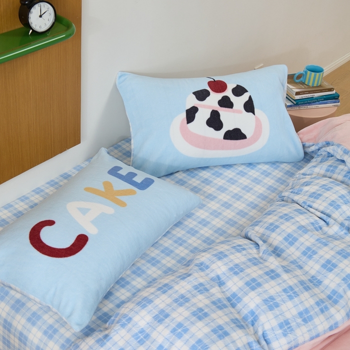 91家纺网 家纺一手货源 找家纺 呗旺鹿 2024新款加厚保暖设计师款高克重牛奶绒贴标款四件套【原创】 贴标款-有樱一点甜