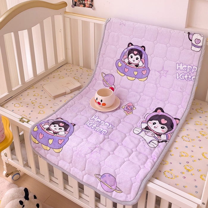 91家纺网 家纺一手货源 找家纺 富馨莱 2024新款牛奶绒幼儿园床垫加厚5D透气 甜美星际