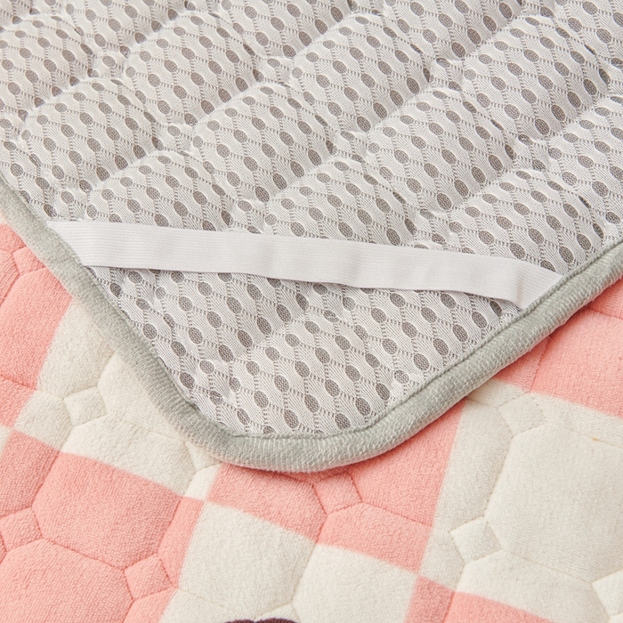 91家纺网 家纺一手货源 找家纺 富馨莱 2024新款牛奶绒幼儿园床垫加厚5D透气 桃子兔兔