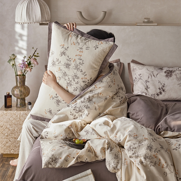 91家纺网 家纺一手货源 找家纺 2024新款全棉磨毛印花工艺款四件套 紫蕾