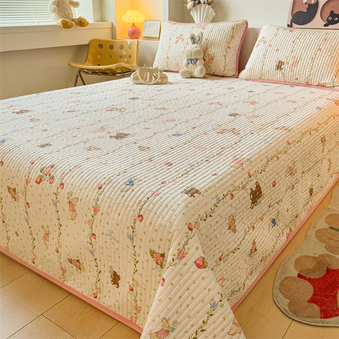 91家纺网 家纺一手货源 找家纺 2024新款全棉卡通印花宝宝绒双拼床盖床垫 兔熊宝贝