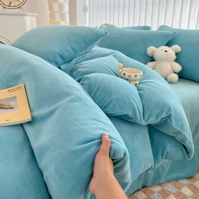 91家纺网 家纺一手货源 找家纺 言熙居 2024新款纯色双拼30克8一9斤牛奶绒四件套 靛蓝