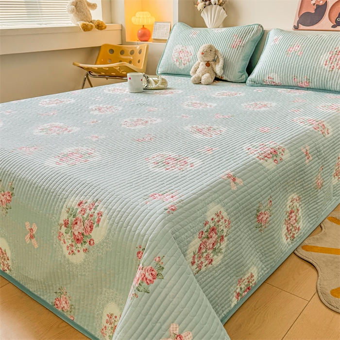 91家纺网 家纺一手货源 找家纺 2024新款全棉卡通印花宝宝绒双拼床盖床垫 心心相印