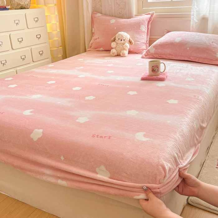 91家纺网 家纺一手货源 找家纺 川悦生活 2024新款加厚牛奶绒印花单床笠 床笠暖星星