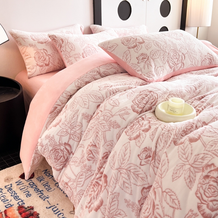 91家纺网 家纺一手货源 找家纺 2024新款A类双色立体浮雕牛奶绒加厚四件套 玫瑰-樱花粉