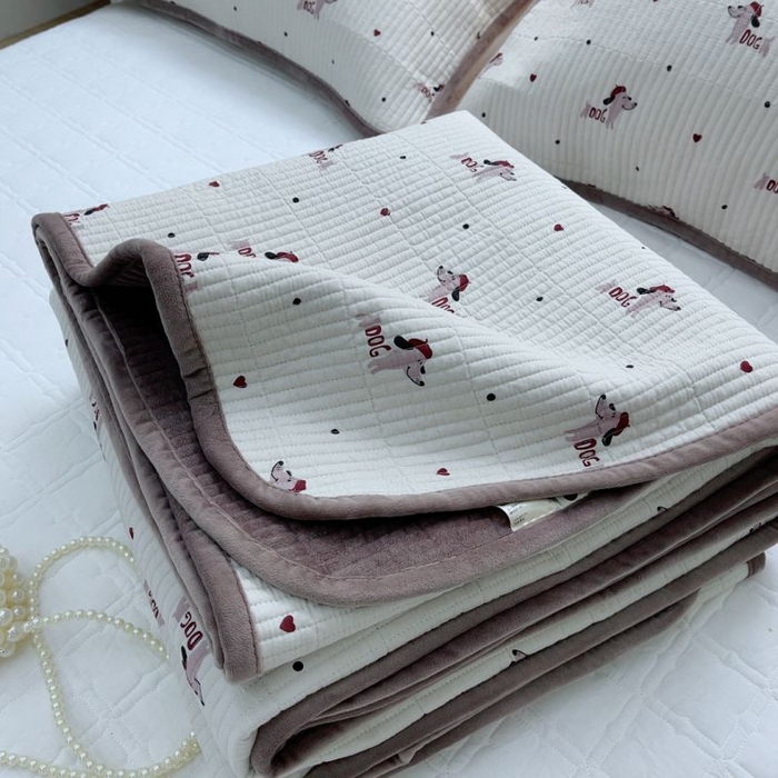 91家纺网 家纺一手货源 找家纺 2024新款棉加绒双面两用四季款床盖三件套 波比狗