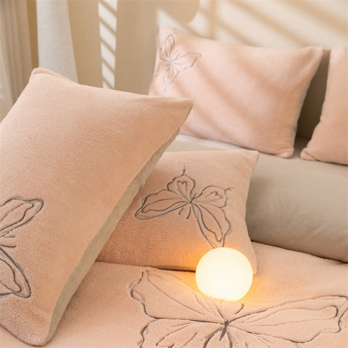 91家纺网 家纺一手货源 找家纺 2024新保暖-秋冬A类南极绒刺绣四件套-蝶羽系列 蝶羽-粉芋糯灰