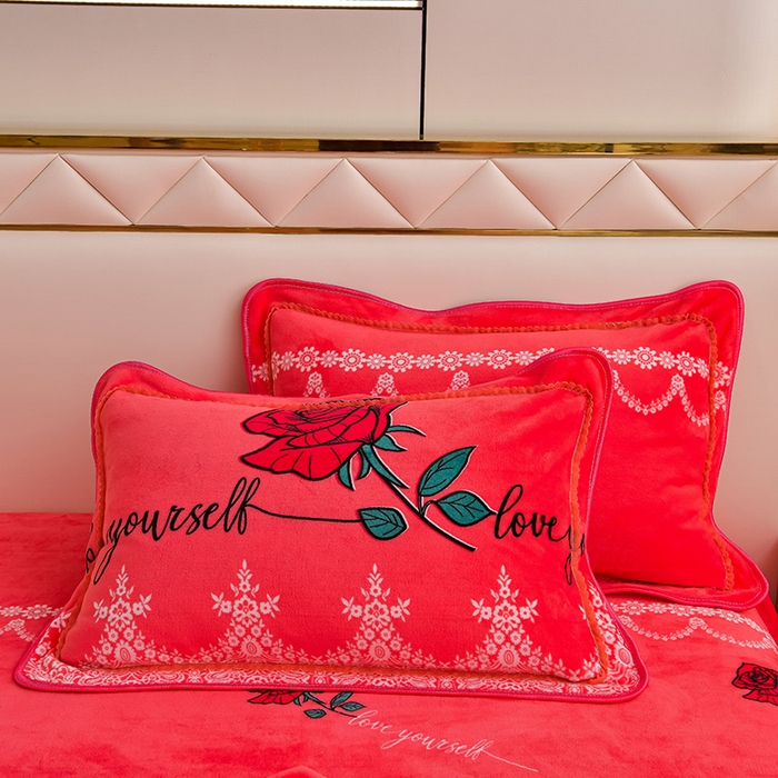 91家纺网 家纺一手货源 找家纺 绒品荟家纺 2025新款牛奶绒四件套 玫瑰佳人