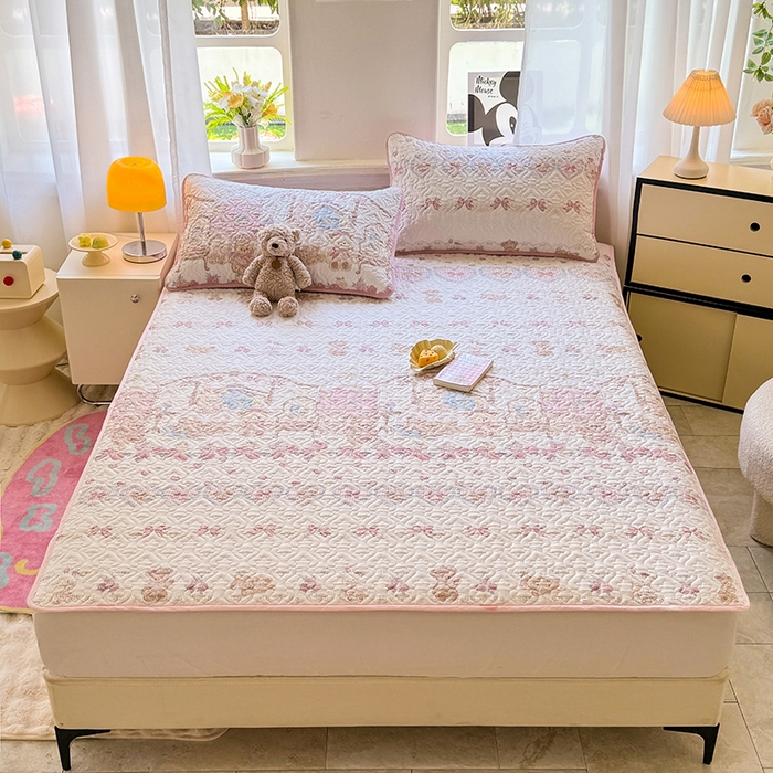 91家纺网 家纺一手货源 找家纺 美达家纺 2025新款A类全棉夹棉洛丽塔系列地垫床垫床褥 缦尼熊