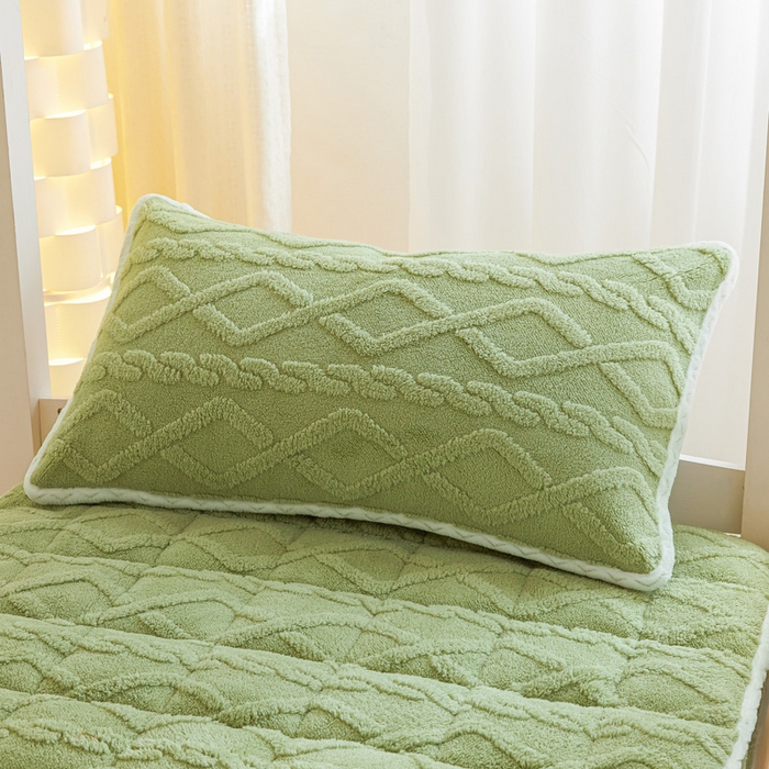 91家纺网 家纺一手货源 找家纺 2025塔芙绒加厚保暖床笠学生宿舍单人双人夹棉床笠保护套 青竹绿