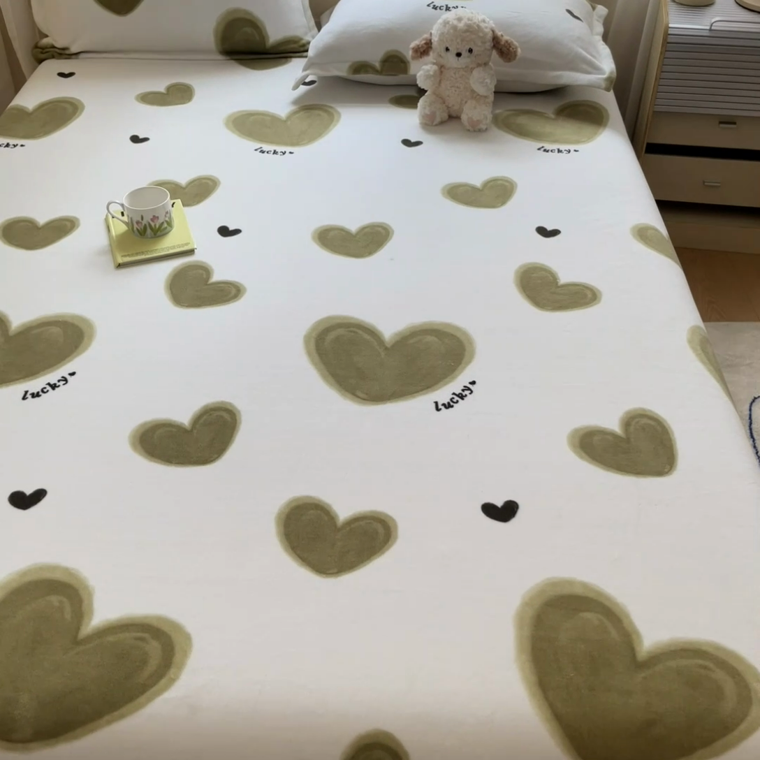 91家纺网 家纺一手货源 找家纺 川悦生活 2024新款加厚牛奶绒印花单床笠 床笠萌心