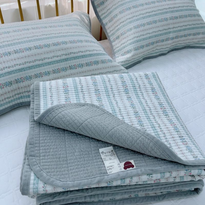 91家纺网 家纺一手货源 找家纺 2024新款棉加绒双面两用四季款床盖三件套 克莱因蓝