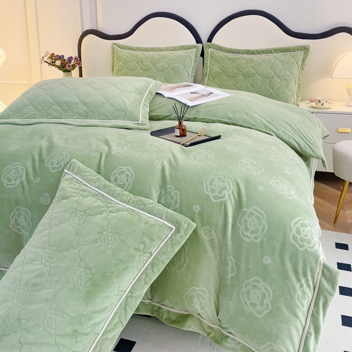 91家纺网 家纺一手货源 找家纺 优乐家纺 2025新款高克重宝宝绒夹棉床盖系列单枕套 爱丽丝-青春绿