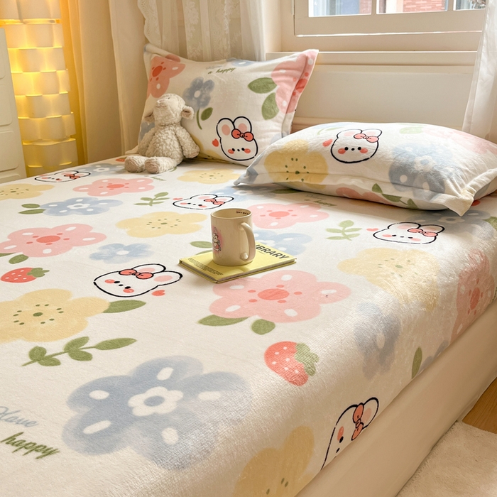 91家纺网 家纺一手货源 找家纺 川悦生活 2024新款加厚牛奶绒印花单床笠 床笠花茶小兔