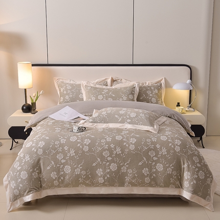 91家纺网 家纺一手货源 找家纺 迪梦姿家纺 2025新款立体雕花牛奶绒宽边四件套 海棠花开-灰