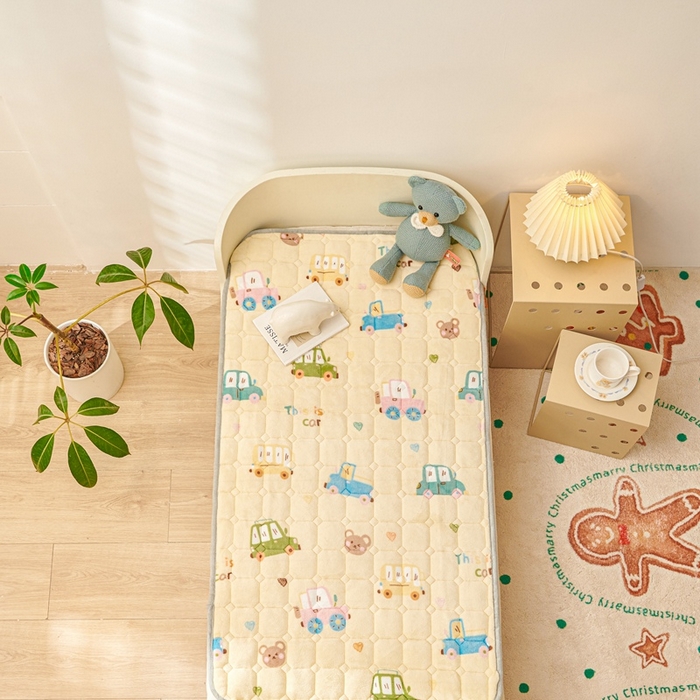 91家纺网 家纺一手货源 找家纺 富馨莱 2024新款牛奶绒幼儿园床垫加厚5D透气 汽车乐园