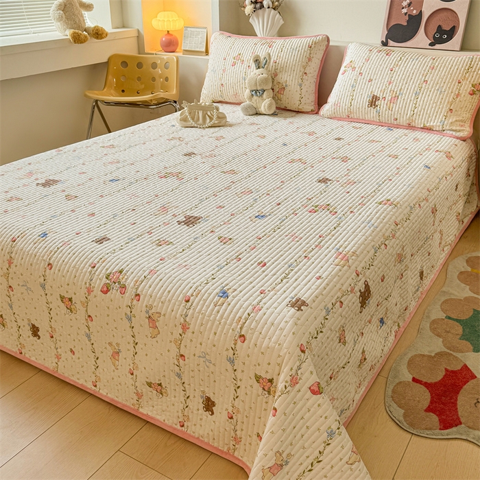 91家纺网 家纺一手货源 找家纺 2024新款全棉卡通印花宝宝绒双拼床盖床垫 兔熊宝贝