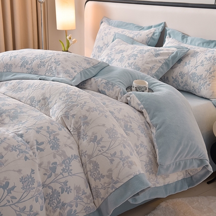 91家纺网 家纺一手货源 找家纺 （总）迪梦姿家纺 2025新款立体雕花牛奶绒宽边四件套