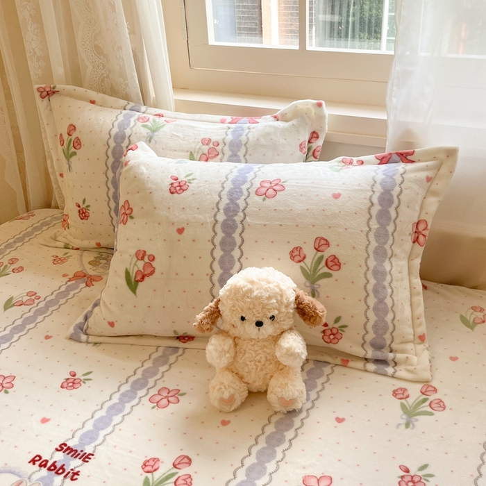 91家纺网 家纺一手货源 找家纺 川悦生活 2024新款加厚牛奶绒印花单床笠 床笠花意小兔