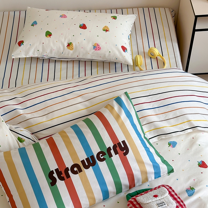 91家纺网 家纺一手货源 找家纺 2024新款40支13372全棉数码大版趣味系列四件套 草莓派