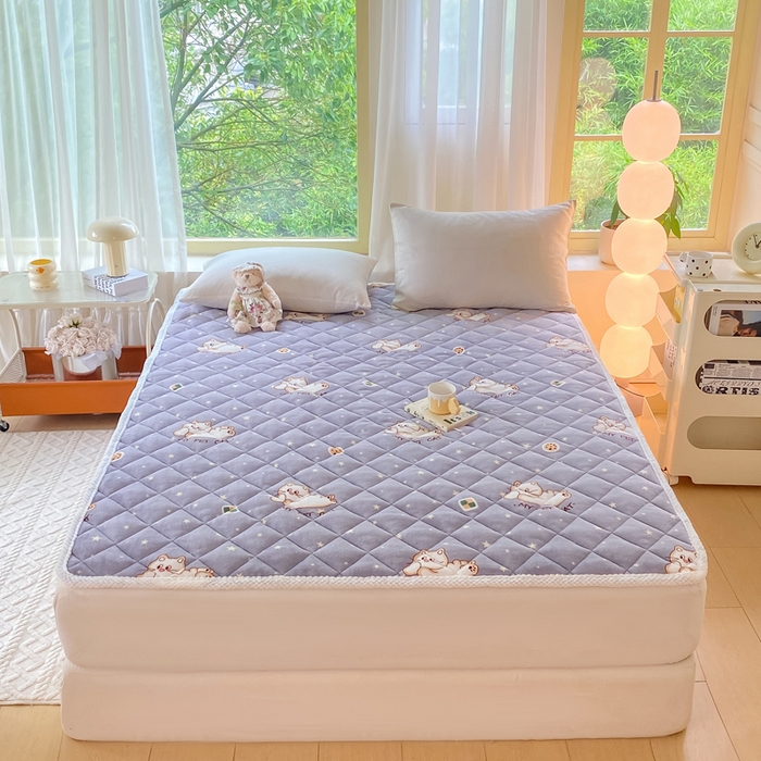 91家纺网 家纺一手货源 找家纺 正邦家纺 2024新款牛奶绒床垫小清新加厚床褥保暖宽包边可机洗床护垫床褥 猫咪宝贝