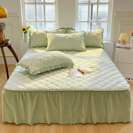 91家纺网 家纺一手货源 找家纺 禧缘家纺（原梦想家） 2024新款兔兔绒夹棉床裙式床笠 兔兔绒青绿拼色