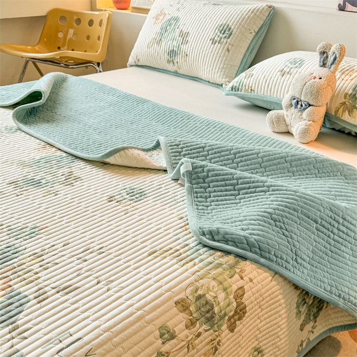 91家纺网 家纺一手货源 找家纺 2024新款全棉卡通印花宝宝绒双拼床盖床垫 水墨江南