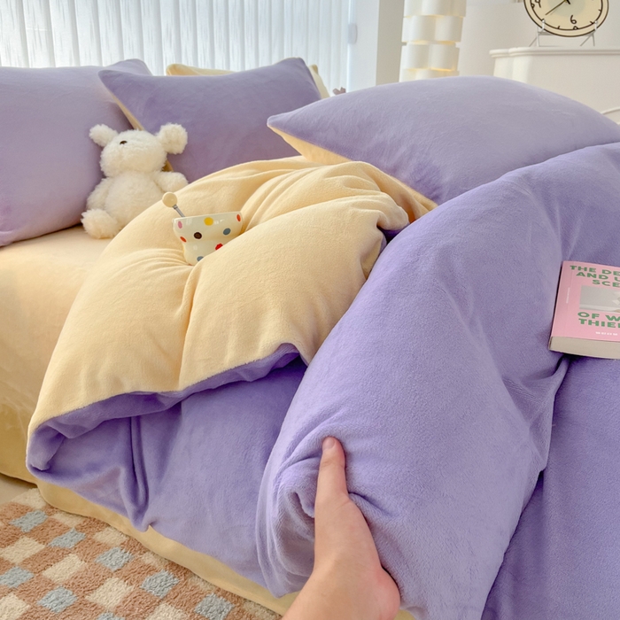 91家纺网 家纺一手货源 找家纺 言熙居 2024新款纯色双拼30克8一9斤牛奶绒四件套 浅紫拼奶黄