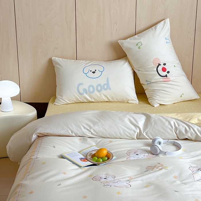 91家纺网 家纺一手货源 找家纺 2024新款40S设计师款全棉大版趣味印花系列四件套 嬉戏时光