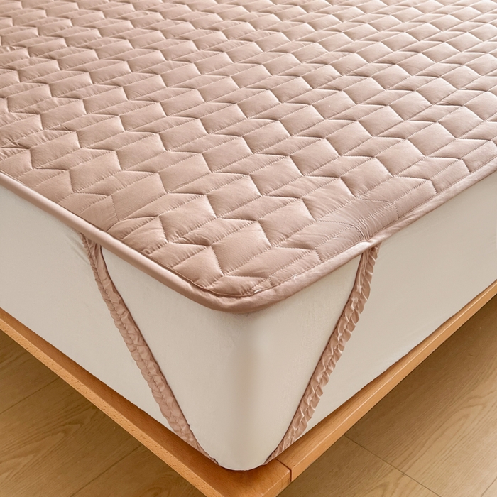 91家纺网 家纺一手货源 找家纺 2024新款40支全棉夹棉床垫 浅粉